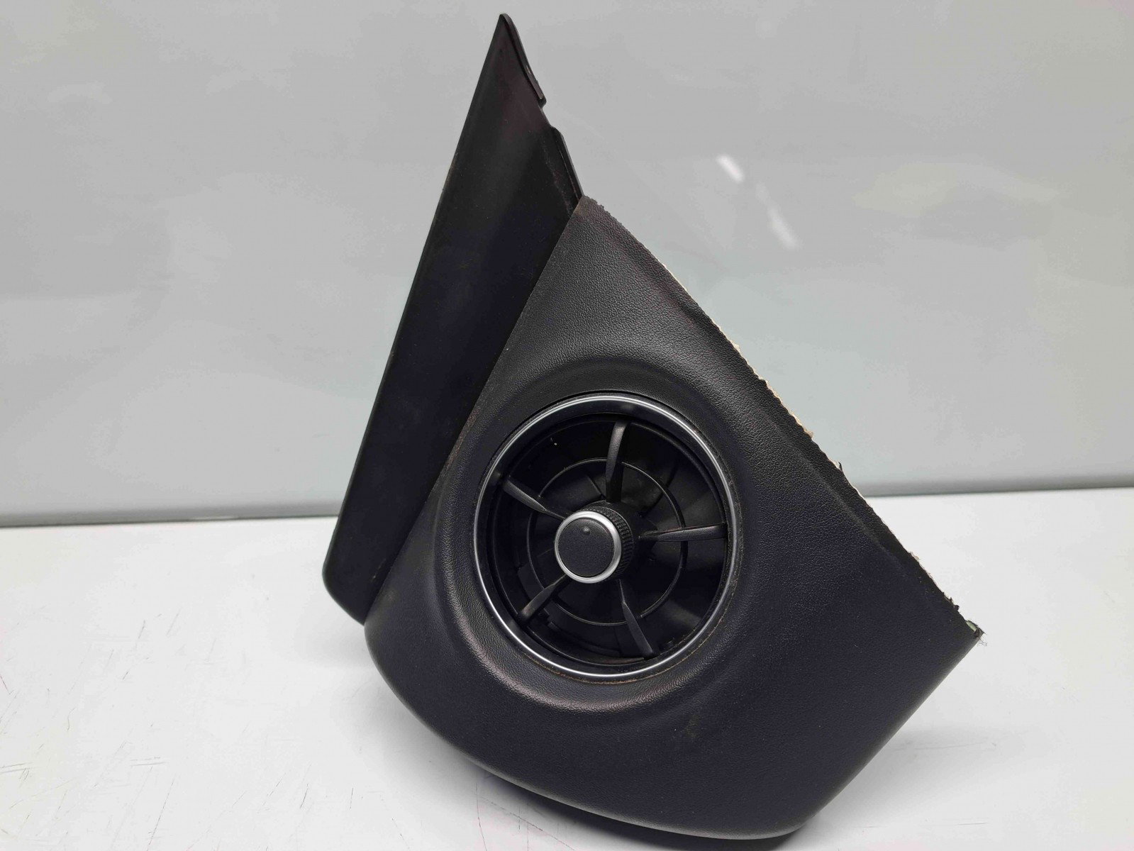 Grila aerisire stanga Toyota Corolla IX Sedan (ZRE1) [Fabr 2013-2019] 55404-02520 - imagine 1