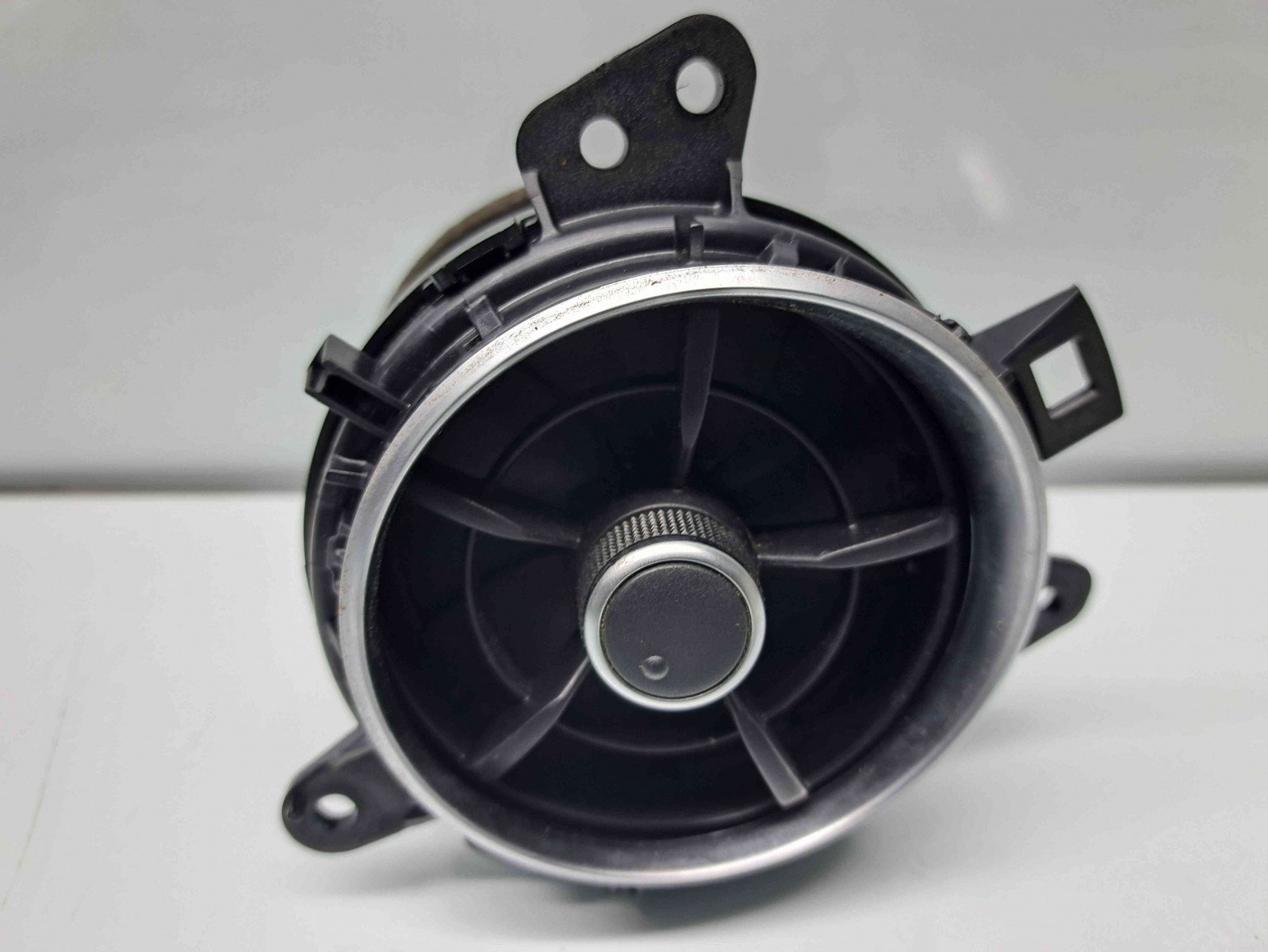 Grila aerisire dreapta Toyota Corolla IX Sedan (ZRE1) [Fabr 2013-2019] 555686-2280 - imagine 1