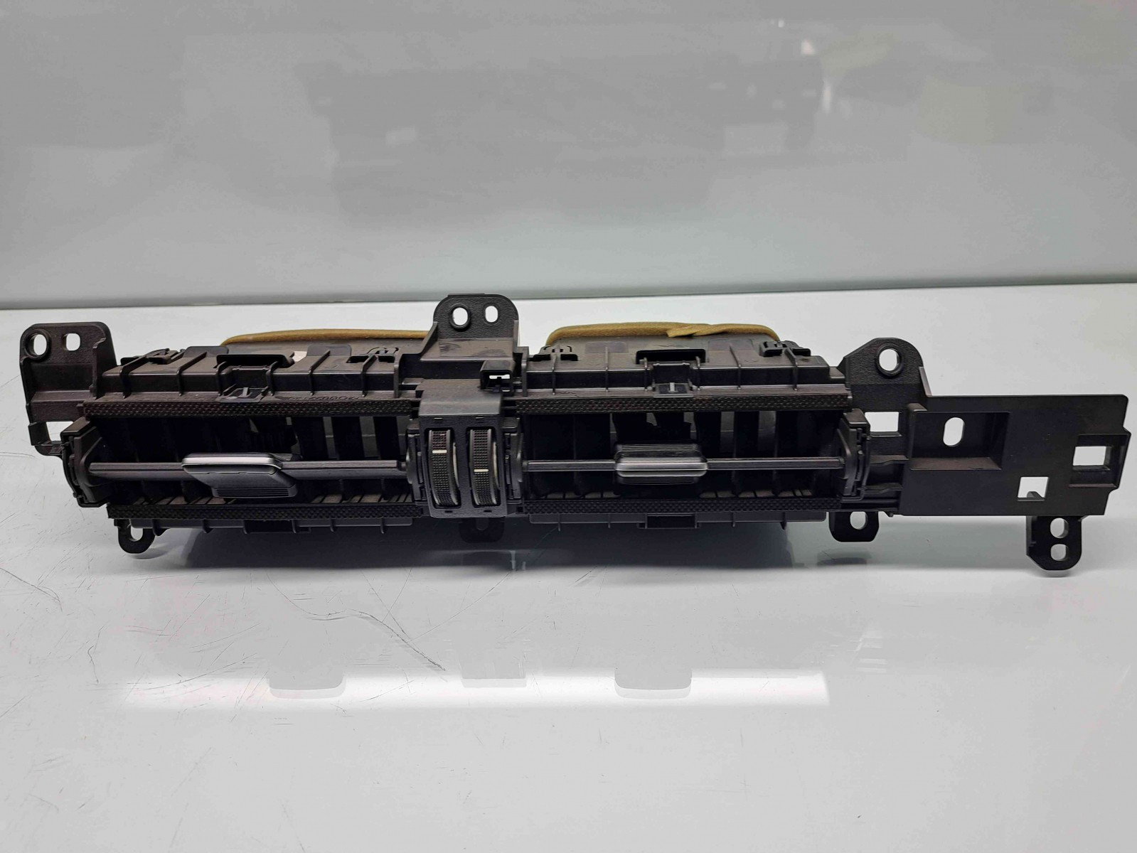 Grila aerisire centrala Toyota Corolla IX Sedan (ZRE1) [Fabr 2013-2019] 55670-02400/02420 - imagine 1