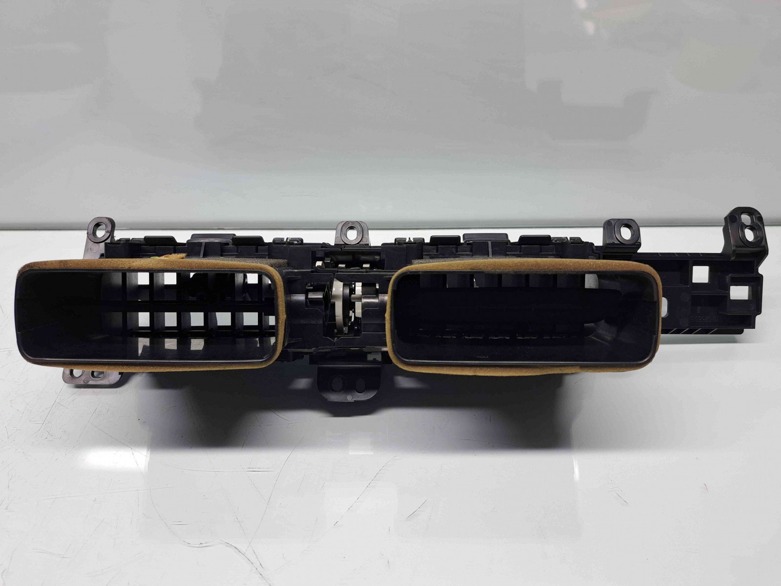 Grila aerisire centrala Toyota Corolla IX Sedan (ZRE1) [Fabr 2013-2019] 55670-02400/02420 - imagine 3