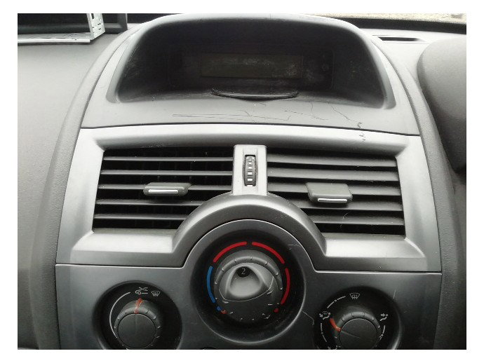 Grila aerisire centrala Renault Megane 2 1.9 CDTI OEM 2003-200