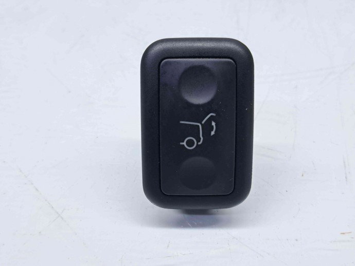 Buton deschidere haion Mercedes Clasa C (W204) [Fabr 2007-2014] A2048707151