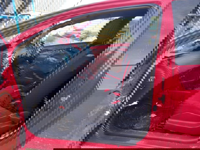 Cheder usa stanga fata Toyota Yaris 1.4 OEM 2005-2011