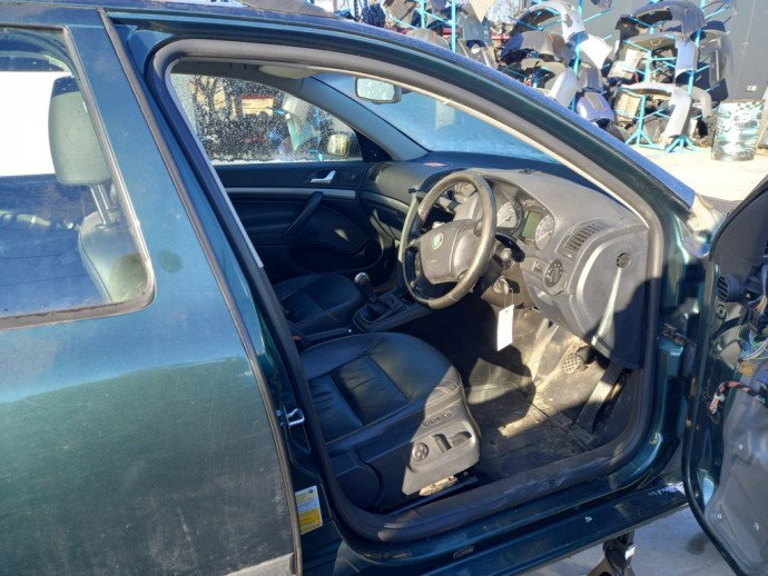 Cheder usa dreapta fata Skoda Octavia 2 2.0 TDI OEM 2004-2013