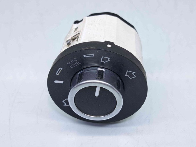  Buton reglaj suspensie Volkswagen Touareg (7LA, 7L6) [Fabr 2003-2010] 7L6927135E