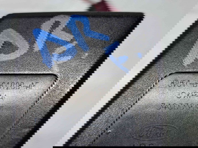 Capsa centura dreapta fata Ford Fiesta 6 [Fabr 2008-2019] 8V51-B61208-AF