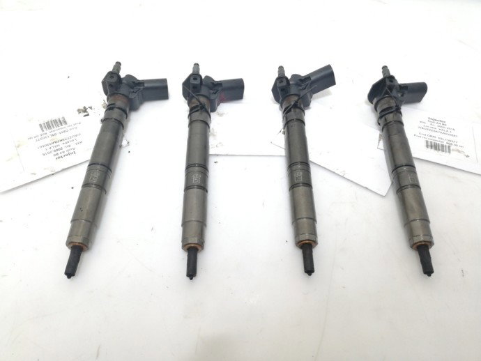 Injector Audi A4 B8 2.0 TDI 03L130277 2008-2015