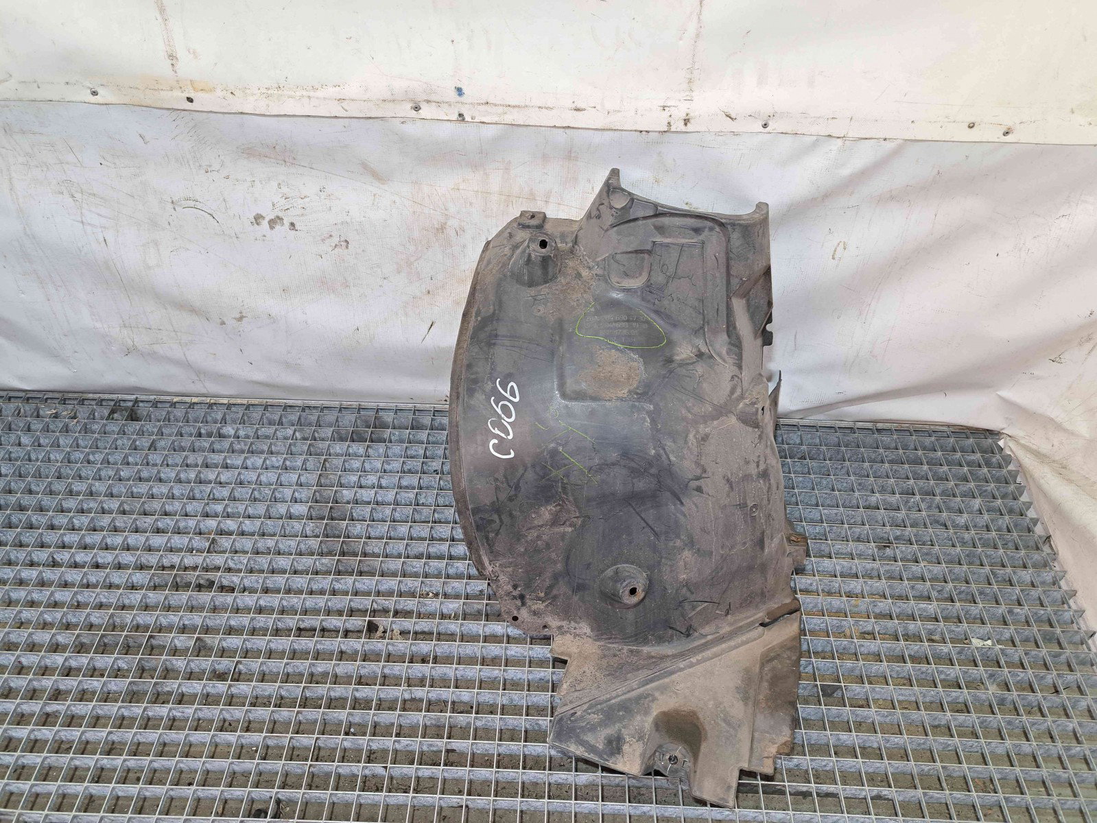 Carenaj roata stanga fata Mercedes Clasa C (W204) [Fabr 2007-2014] A2046983930