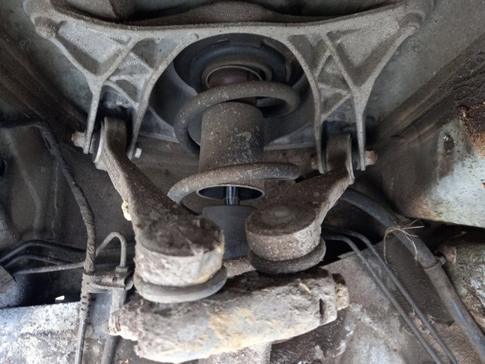 Amortizor cu arc stanga fata Audi A4 B8 2.0 TDI OEM 2008-2015