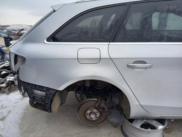 Aripa dreapta spate Audi A4 B8 Avant LX7W 2008-2015