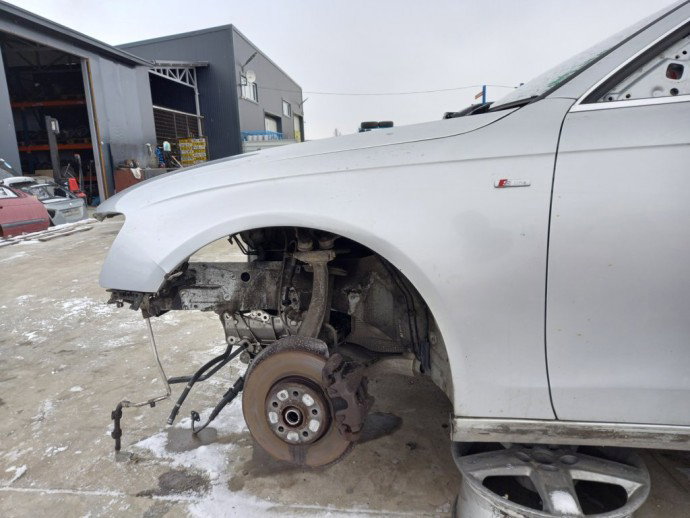 Aripa stanga fata Audi A4 B8 2.0 LX7W 2008-2015