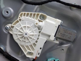 Motoras macara geam dreapta fata Audi A4 B8 2.0 8K0959802H 2008-2015