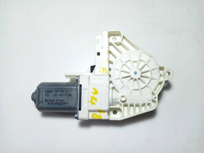 Motoras macara geam dreapta fata Audi A4 B8 2.0 8k0959802A 2008-2015