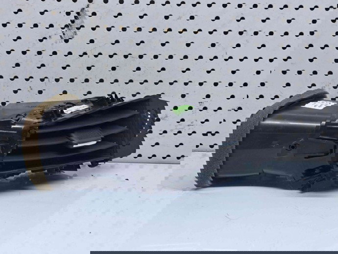  Grila aerisire centrala dreapta Opel Astra J [Fabr 2009-2015] 13300670