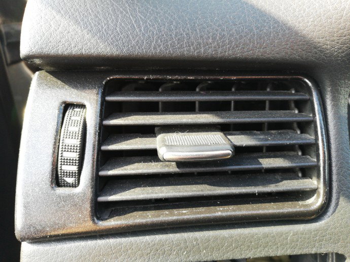 Grila aerisire stang Audi A6 C5 2.5 BAU OEM 2005-2010