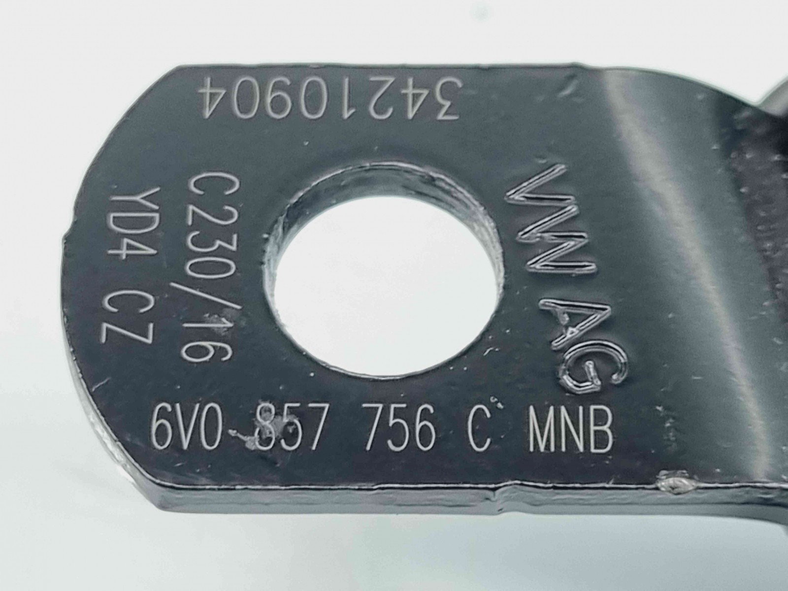 Capsa centura dreapta fata Skoda Fabia 3 Combi (NJ5) [Fabr 2014-2022] 6V0857756C - imagine 2