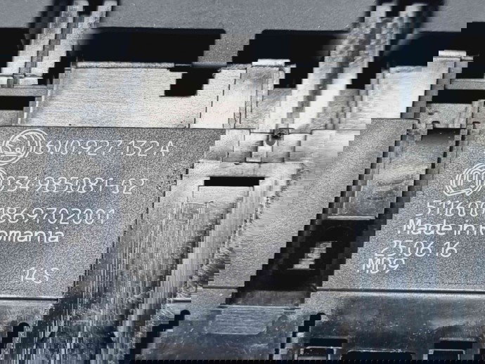  Butoane comenzi consola centrala Skoda Fabia 3 Combi (NJ5) [Fabr 2014-2022] 6V0927132A