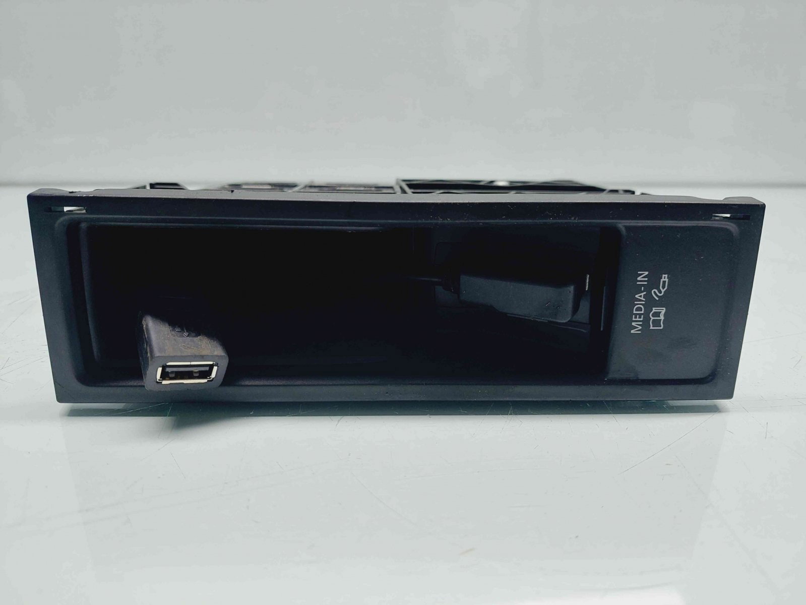 Unitate multimedia Volkswagen Passat B7 (362) [Fabr 2010-2014] 5N0035341F