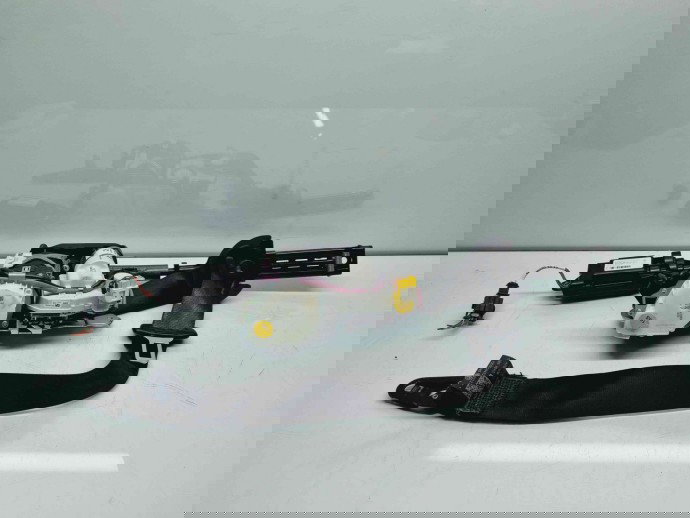  Centura stanga fata Audi A8 D4 (4H2, 4H8, 4HC, 4HL) [Fabr 2009-2018] 4H0857705A