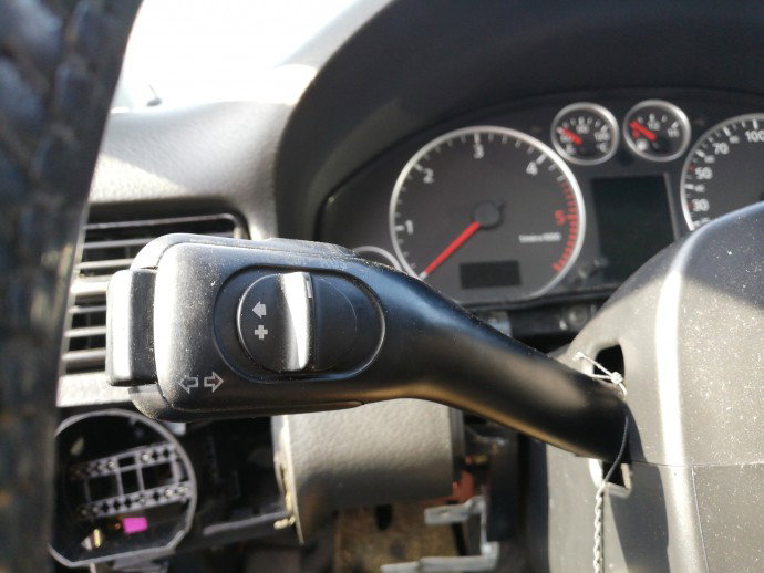 Maneta semnalizare Audi A6 C5 2.5 BAU OEM 2005-2010