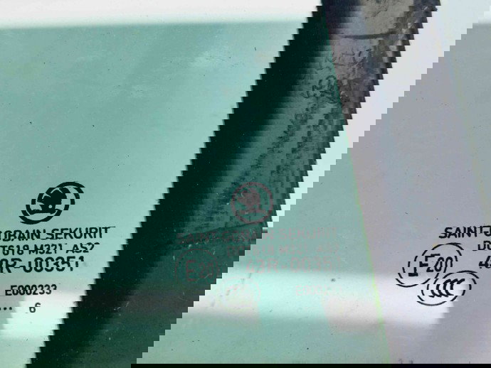 Geam fix usa dreapta spate Skoda Fabia 3 Combi (NJ5) [Fabr 2014-2022] OEM