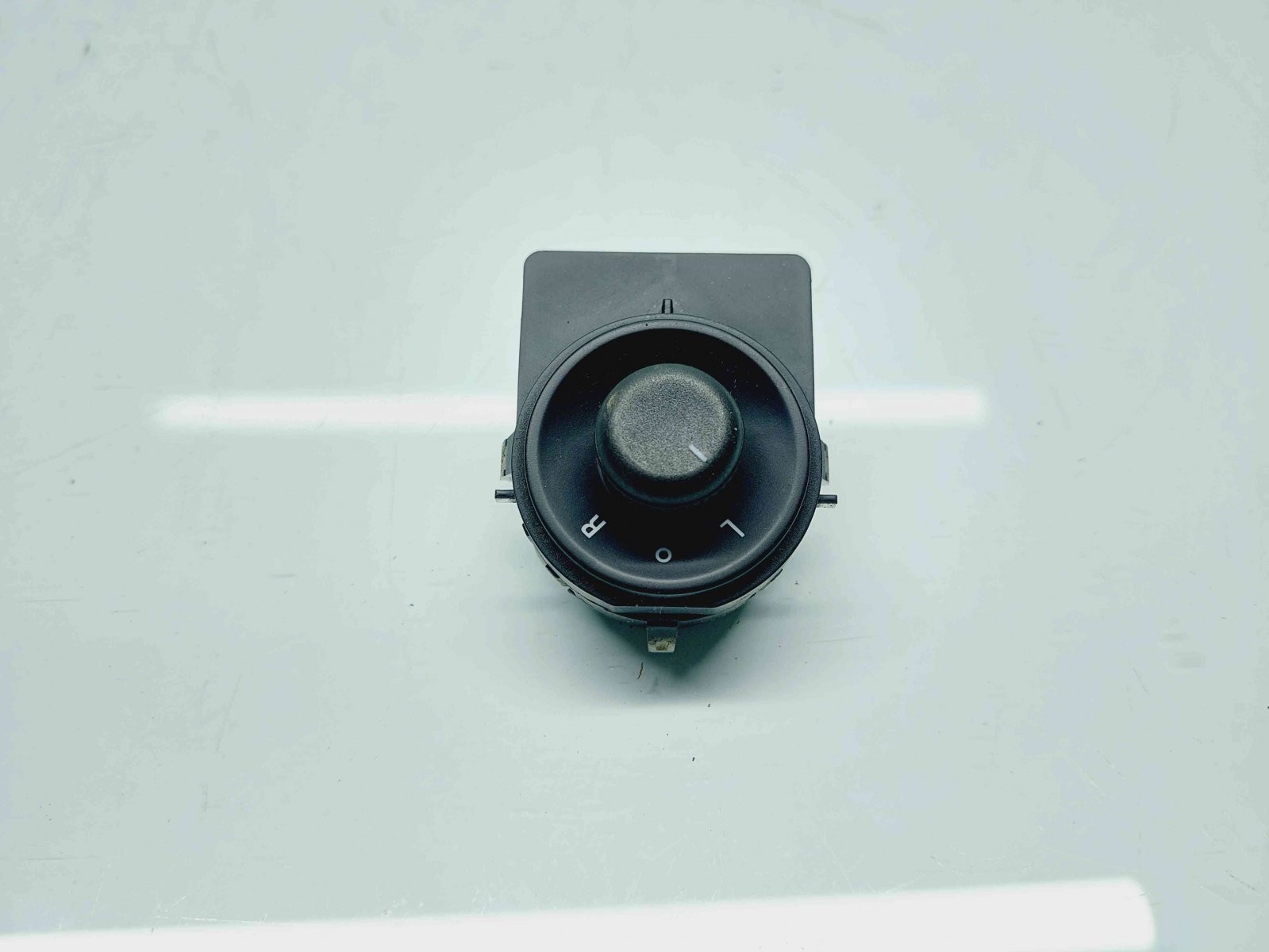 Buton reglaj oglinzi Opel Astra J Coupe GTC [Fabr 2009-2015] 13271827 - imagine 1