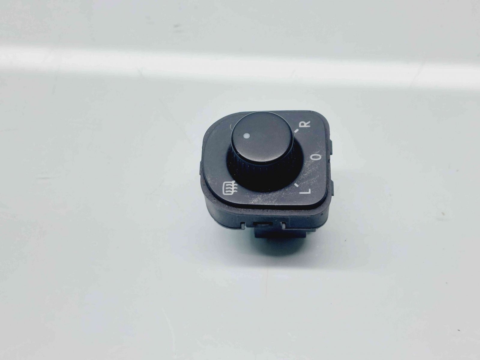 Buton reglaj oglinzi Volkswagen Golf 6 Plus (521) [Fabr 2009-2013] 1K0959565L