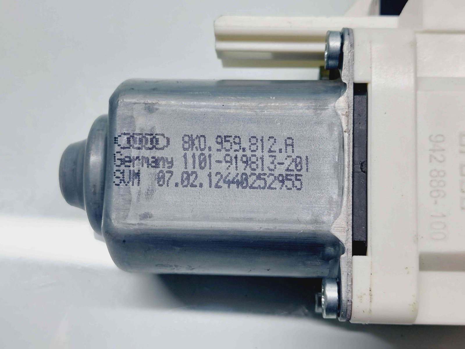 Motoras geam dreapta spate Audi A6 (4G2, C7) S-line [Fabr 2012-2017] 8K0959812A - imagine 4