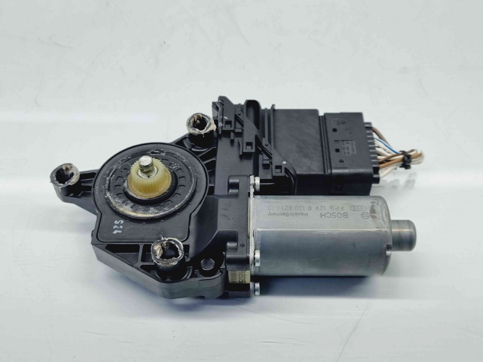 Motoras geam dreapta spate Volkswagen Golf 6 Plus (521) [Fabr 2009-2013] 5M0839402F