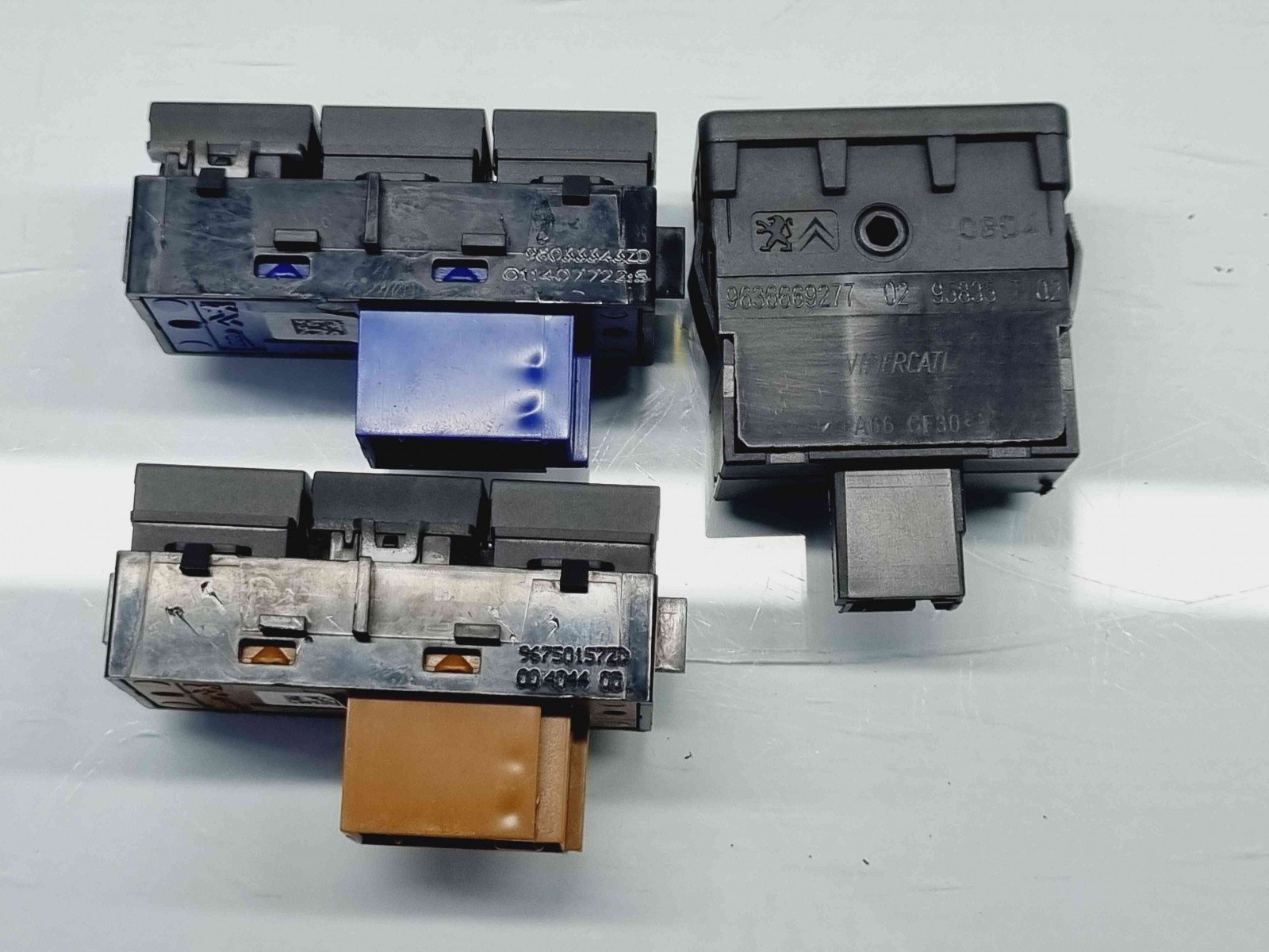 Butoane comenzi consola centrala Peugeot 308 (II) [Fabr 2013-2020] 9636669277 n 98033343ZD n 96750157ZD - imagine 8