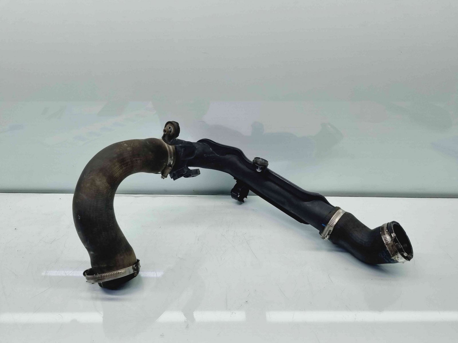 Tub intercooler Seat Altea XL (5P5, 5P8) Facelift [Fabr 2006-2015] 1K0145770AE 1.6 TDI CAYC 77KW / 105CP 1.6 TDI CAYC 77KW / 105CP - imagine 1