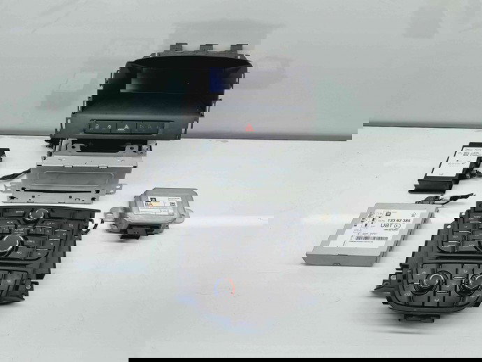  Radio CD cu navigatie Opel Astra J Coupe GTC [Fabr 2009-2015] 13306647, 22739796, 13362385, 13267984, 13360091, 22836293