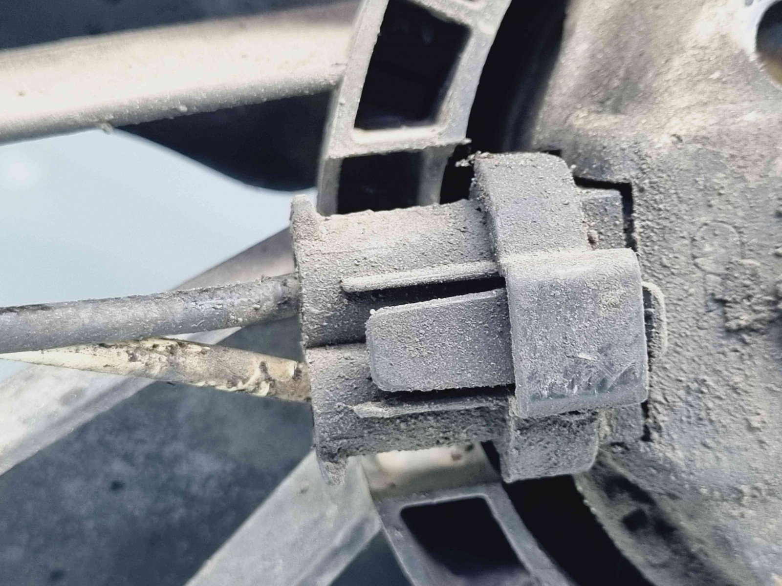 Electroventilator Renault Scenic 2 [Fabr 2003-2008] OEM 1.9 DCI F9Q-812 88KW / 120CP 1.9 DCI F9Q-812 88KW / 120CP - imagine 3