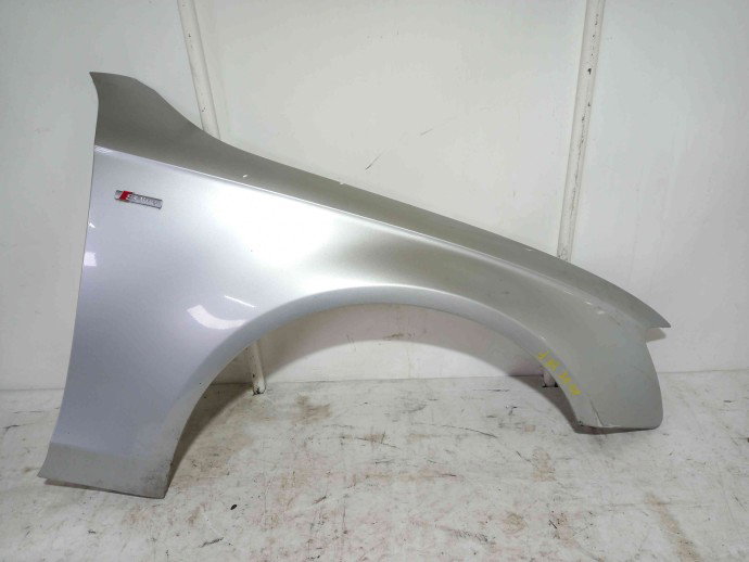 Aripa dreapta fata Audi A4 B8 2.0 CAGA OEM 2008-2015