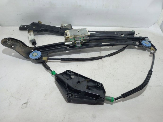Macara dreapta fata Audi A5 2.0 TDI  8T8837462 2007-2015 