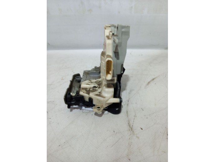 Broasca dreapta spate Audi A5 2.0 TDI 8K0839016C 2007-2015