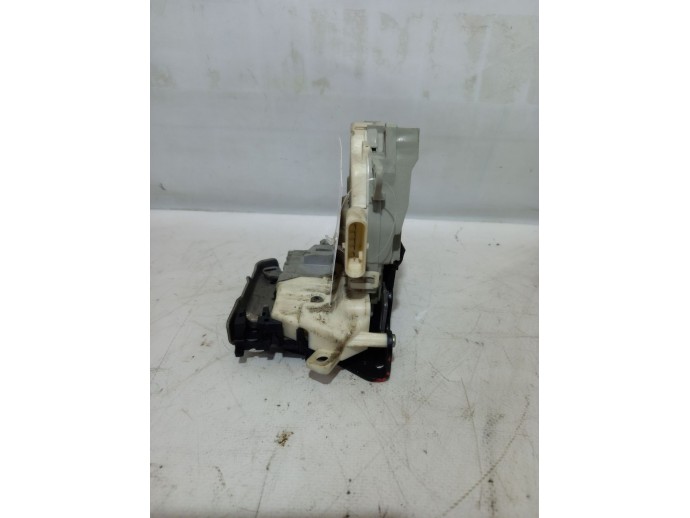 Broasca dreapta fata Audi A5 2.0 TDI  8J1837016C 2007-2015