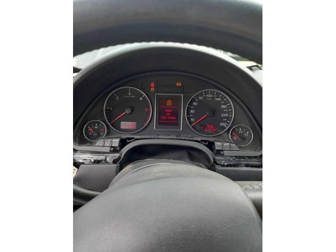 Ceasuri bord Audi A4 B7 2.0 BRE OEM 2004-2008