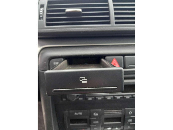 Buzunar bord Audi A4 B7 2.0 BRE OEM 2004-2008
