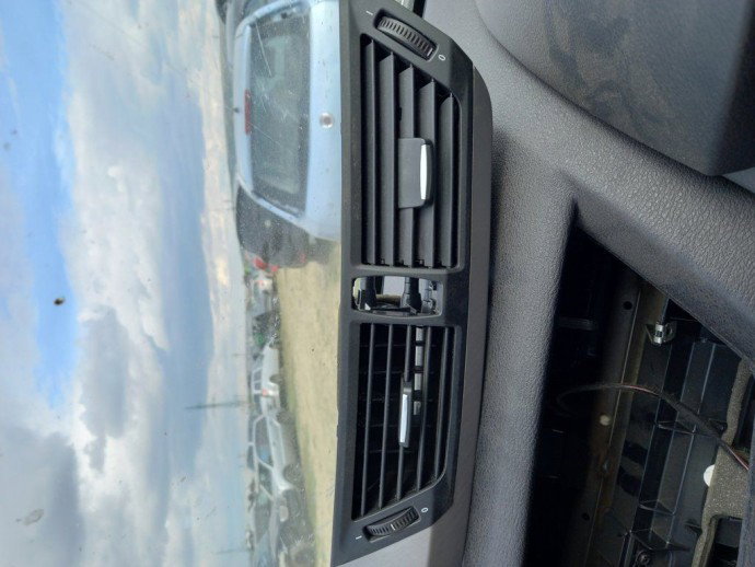 Grila ventilatie centrala BMW X1 2.0 D OEM 2009-2015