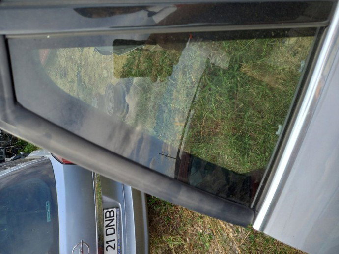 Geam fix usa dreapta spate BMW X1 2.0 D OEM 2009-2015