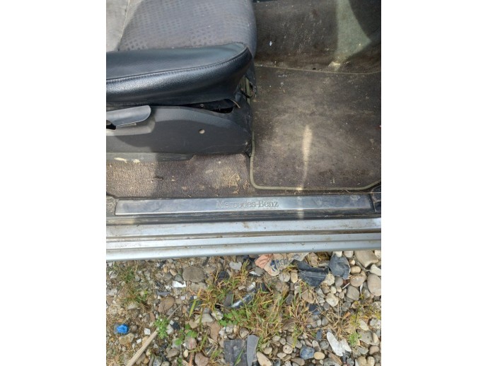 Ornament prag dreapta fata Mercedes ML W163 2.7 CDI OEM 1998-2005