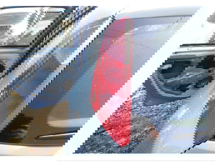 Stop stanga Fiat Grande Punto 1.4 benzina OEM 2005-2009