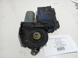 Motoras macara geam stanga fata  Audi A4 B7 2.0 TDI  8E2959801B 2004-2008 