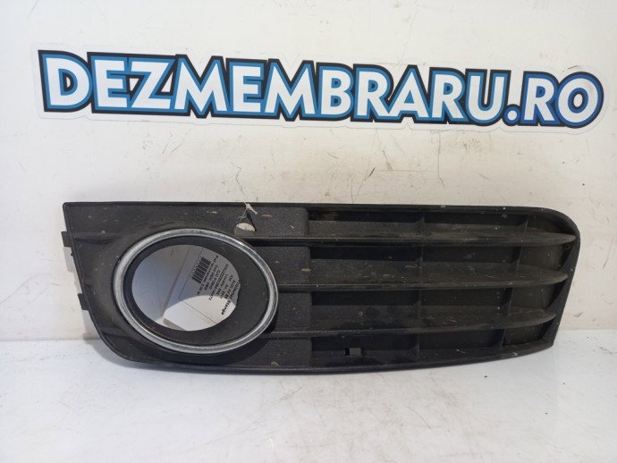 Grila proiector stanga Audi A4 B8 2.0 TDI OEM 2008-2015