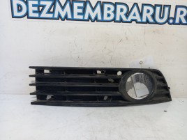 Grila proiector dreapta Audi A4 B6 1.9 TDI OEM 2000-2004