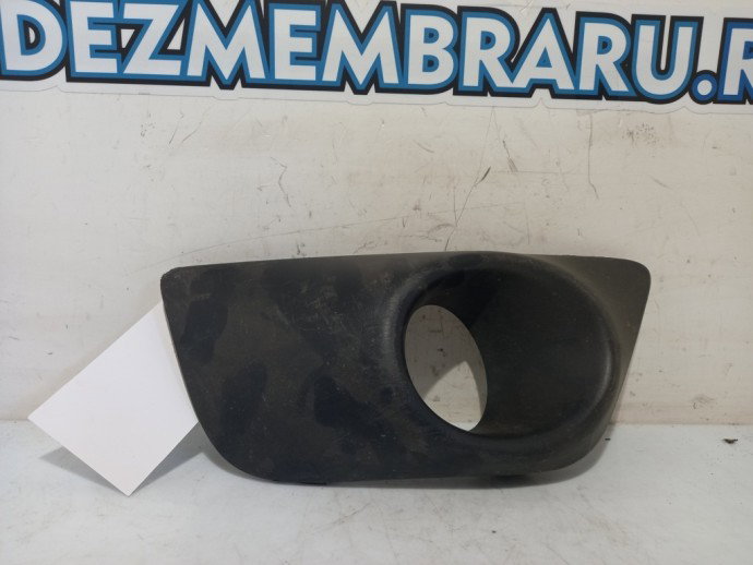 Grila proiector dreapta Dacia Logan 2 1.5 DCI OEM 2012-2021