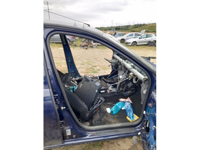 Cheder usa dreapta fata Dacia Duster 1.6 H4M OEM 2010-201