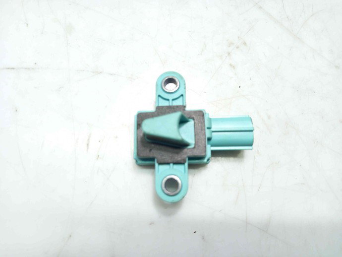 Senzor impact Audi A5 2.7 CAMA 8K0955557C 2007-2015