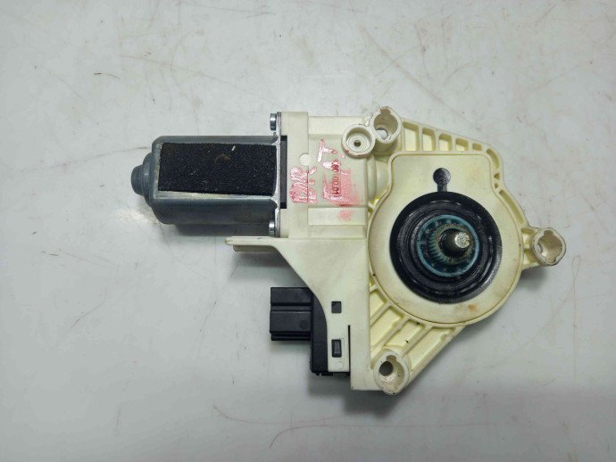 Motoras geam dreapta fata Audi A5 2.7 CAMA 4F0959802D 2007-2015